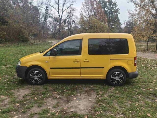 Желтый Фольксваген Кадди, объемом двигателя 1.9 л и пробегом 334 тыс. км за 5000 $, фото 4 на Automoto.ua