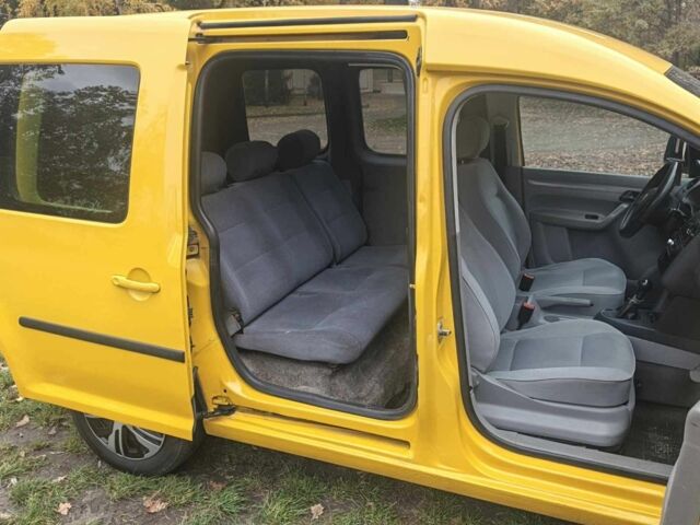 Желтый Фольксваген Кадди, объемом двигателя 1.9 л и пробегом 334 тыс. км за 5000 $, фото 7 на Automoto.ua