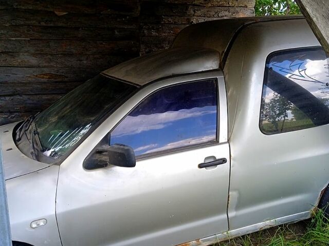 Серый Фольксваген Кадди, объемом двигателя 1.4 л и пробегом 283 тыс. км за 700 $, фото 1 на Automoto.ua