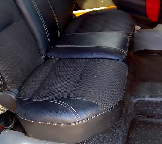 Серый Фольксваген Кадди, объемом двигателя 2 л и пробегом 316 тыс. км за 5400 $, фото 2 на Automoto.ua