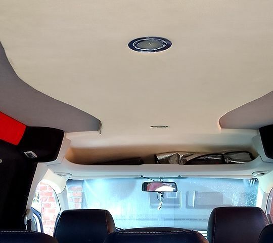 Серый Фольксваген Кадди, объемом двигателя 2 л и пробегом 316 тыс. км за 5400 $, фото 6 на Automoto.ua