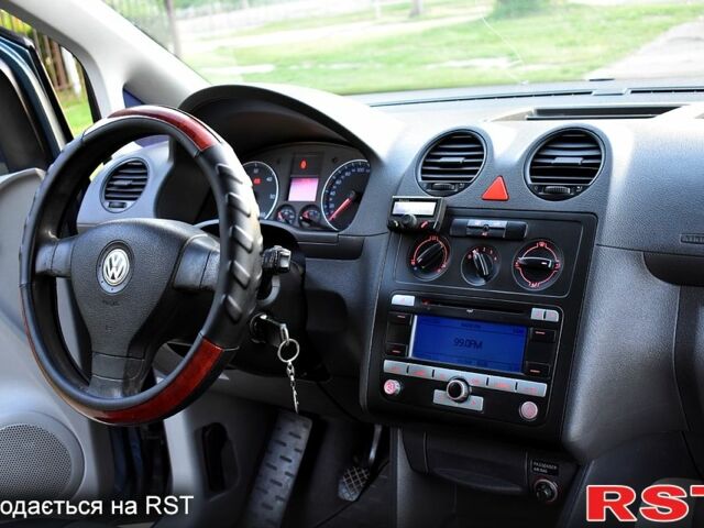 Серый Фольксваген Кадди, объемом двигателя 2 л и пробегом 217 тыс. км за 5300 $, фото 4 на Automoto.ua