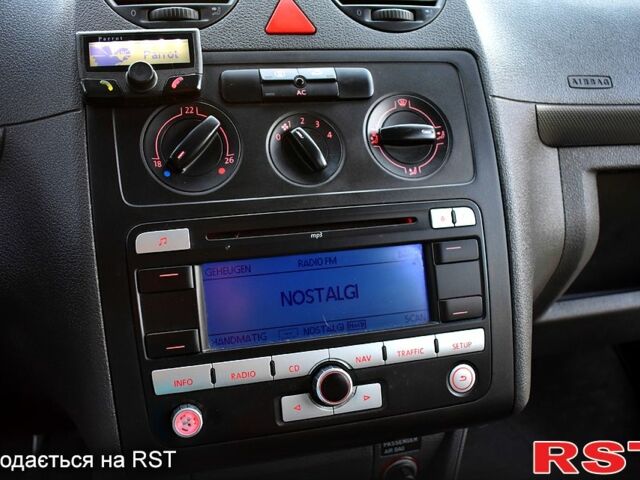 Серый Фольксваген Кадди, объемом двигателя 2 л и пробегом 217 тыс. км за 5300 $, фото 5 на Automoto.ua