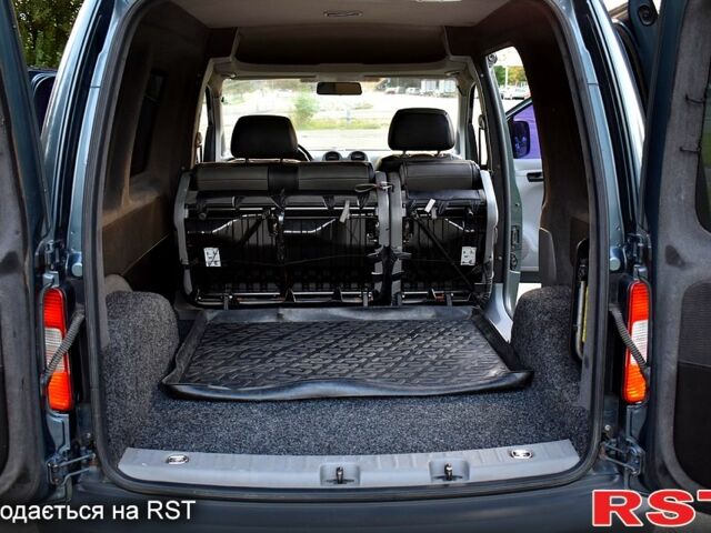 Серый Фольксваген Кадди, объемом двигателя 2 л и пробегом 217 тыс. км за 5300 $, фото 8 на Automoto.ua