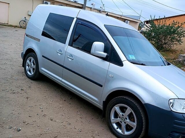 Сірий Фольксваген Кадді, об'ємом двигуна 1.6 л та пробігом 240 тис. км за 5000 $, фото 2 на Automoto.ua