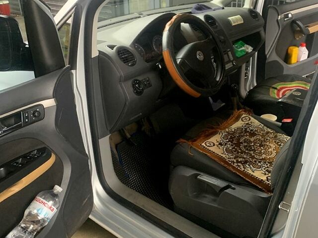 Серый Фольксваген Кадди, объемом двигателя 2 л и пробегом 347 тыс. км за 5700 $, фото 6 на Automoto.ua