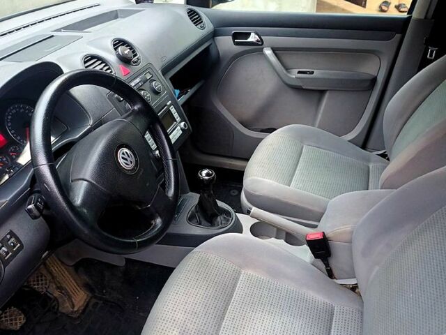 Сірий Фольксваген Кадді, об'ємом двигуна 1.9 л та пробігом 310 тис. км за 8500 $, фото 2 на Automoto.ua