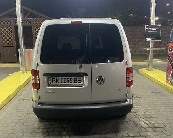 Сірий Фольксваген Кадді, об'ємом двигуна 1.6 л та пробігом 246 тис. км за 8200 $, фото 3 на Automoto.ua