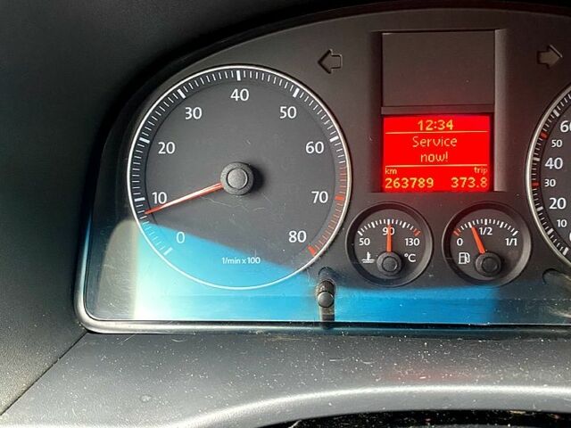 Серый Фольксваген Кадди, объемом двигателя 1.6 л и пробегом 263 тыс. км за 6700 $, фото 3 на Automoto.ua