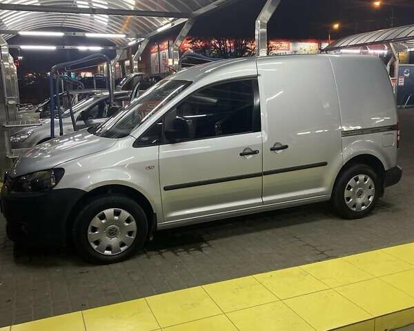 Сірий Фольксваген Кадді, об'ємом двигуна 1.6 л та пробігом 246 тис. км за 8200 $, фото 2 на Automoto.ua