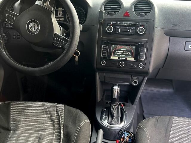 Серый Фольксваген Кадди, объемом двигателя 1.6 л и пробегом 260 тыс. км за 13000 $, фото 6 на Automoto.ua