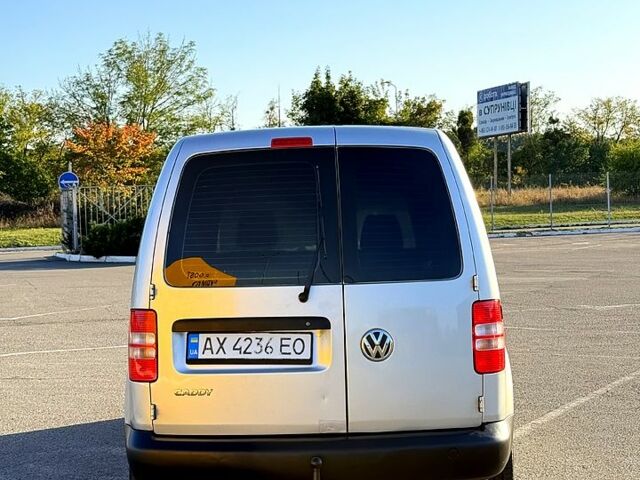 Серый Фольксваген Кадди, объемом двигателя 1.6 л и пробегом 340 тыс. км за 7700 $, фото 3 на Automoto.ua