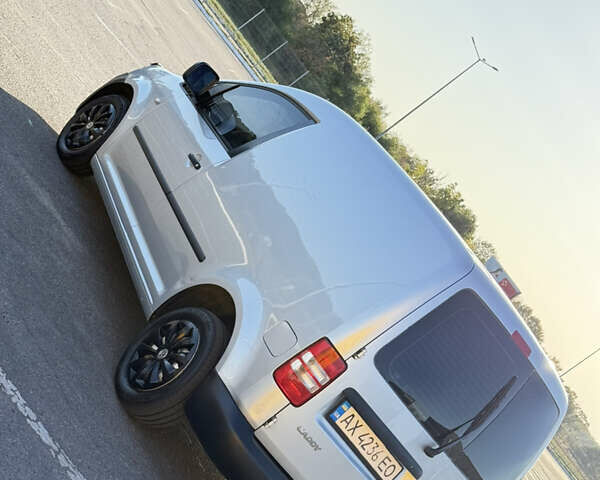 Серый Фольксваген Кадди, объемом двигателя 1.6 л и пробегом 342 тыс. км за 6900 $, фото 3 на Automoto.ua