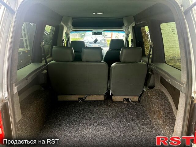 Сірий Фольксваген Кадді, об'ємом двигуна 1.6 л та пробігом 230 тис. км за 7500 $, фото 5 на Automoto.ua