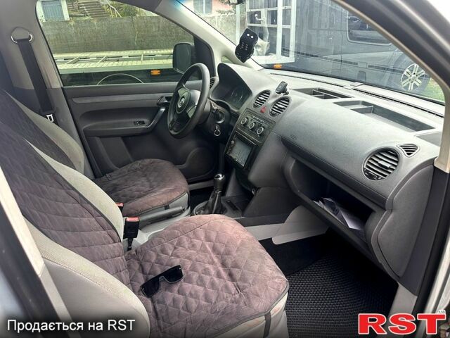 Сірий Фольксваген Кадді, об'ємом двигуна 1.6 л та пробігом 230 тис. км за 7500 $, фото 3 на Automoto.ua