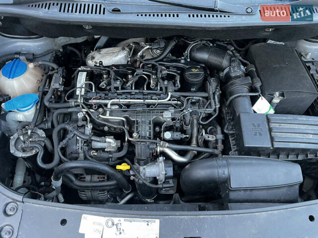 Серый Фольксваген Кадди, объемом двигателя 1.6 л и пробегом 270 тыс. км за 9200 $, фото 12 на Automoto.ua