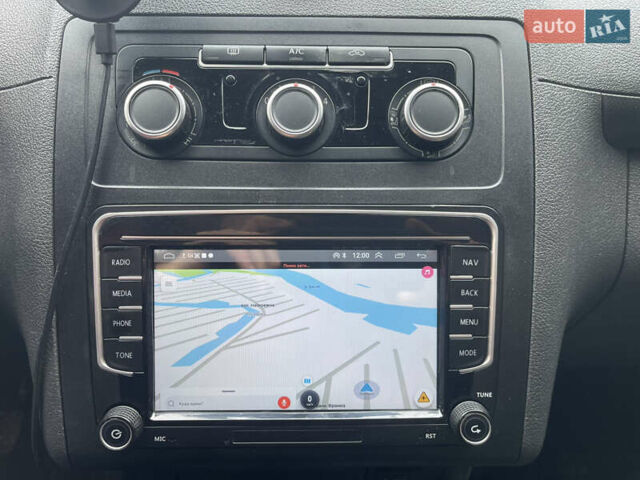 Серый Фольксваген Кадди, объемом двигателя 1.6 л и пробегом 337 тыс. км за 11500 $, фото 8 на Automoto.ua