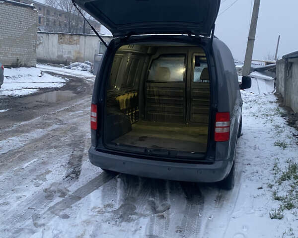 Серый Фольксваген Кадди, объемом двигателя 1.6 л и пробегом 280 тыс. км за 9500 $, фото 9 на Automoto.ua