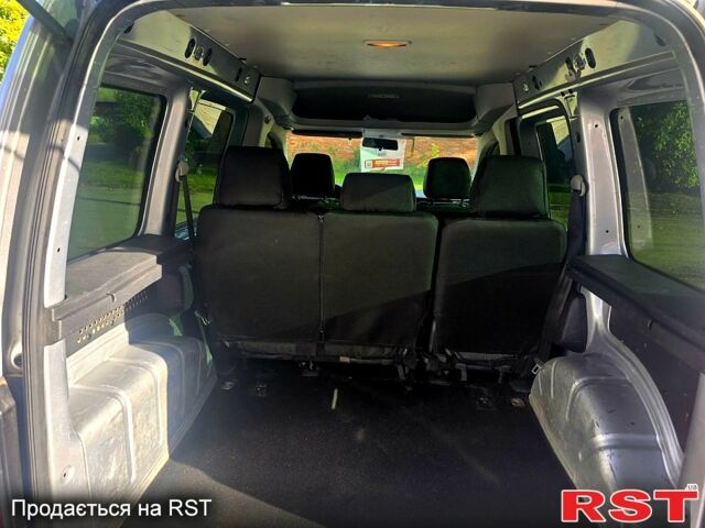 Сірий Фольксваген Кадді, об'ємом двигуна 2 л та пробігом 310 тис. км за 12000 $, фото 4 на Automoto.ua