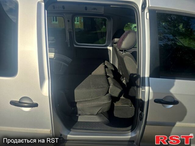 Сірий Фольксваген Кадді, об'ємом двигуна 2 л та пробігом 310 тис. км за 12000 $, фото 2 на Automoto.ua