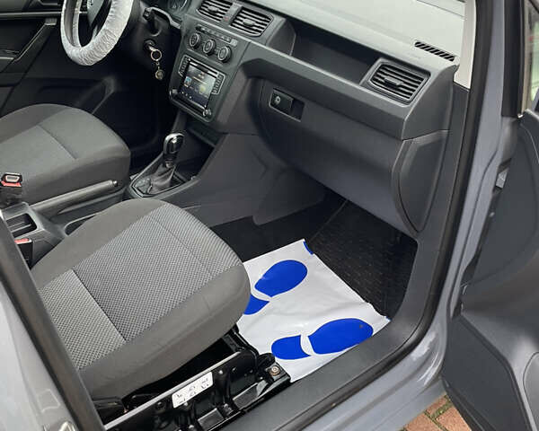 Серый Фольксваген Кадди, объемом двигателя 1.97 л и пробегом 246 тыс. км за 17500 $, фото 9 на Automoto.ua