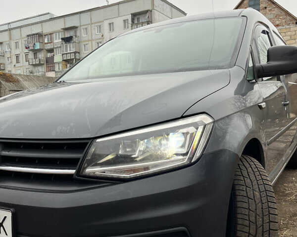 Серый Фольксваген Кадди, объемом двигателя 1.97 л и пробегом 245 тыс. км за 14500 $, фото 12 на Automoto.ua