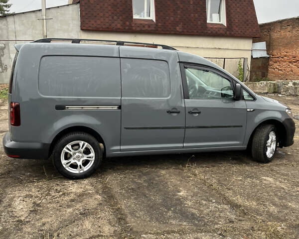 Серый Фольксваген Кадди, объемом двигателя 1.97 л и пробегом 245 тыс. км за 14500 $, фото 2 на Automoto.ua