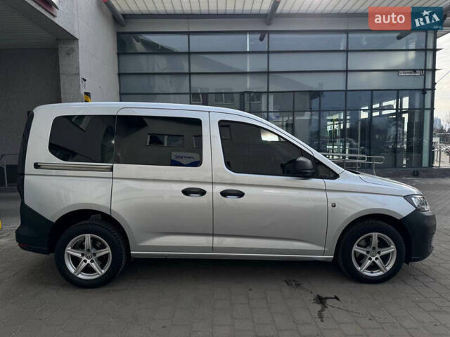 Сірий Фольксваген Кадді, об'ємом двигуна 2 л та пробігом 195 тис. км за 17399 $, фото 4 на Automoto.ua