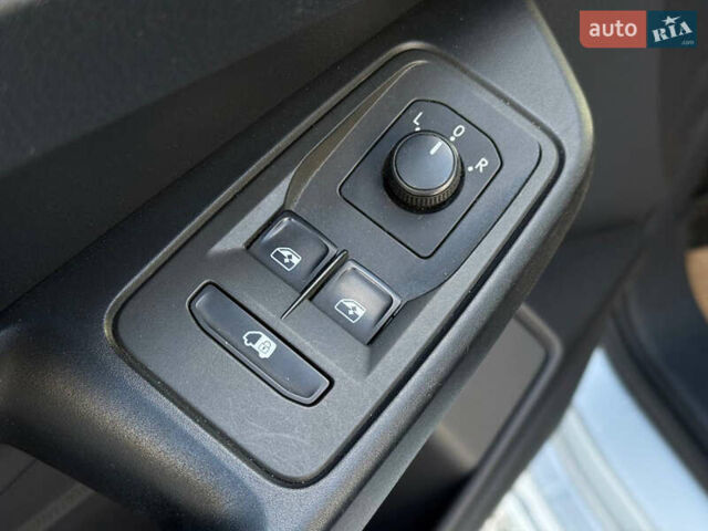 Сірий Фольксваген Кадді, об'ємом двигуна 2 л та пробігом 195 тис. км за 17399 $, фото 15 на Automoto.ua