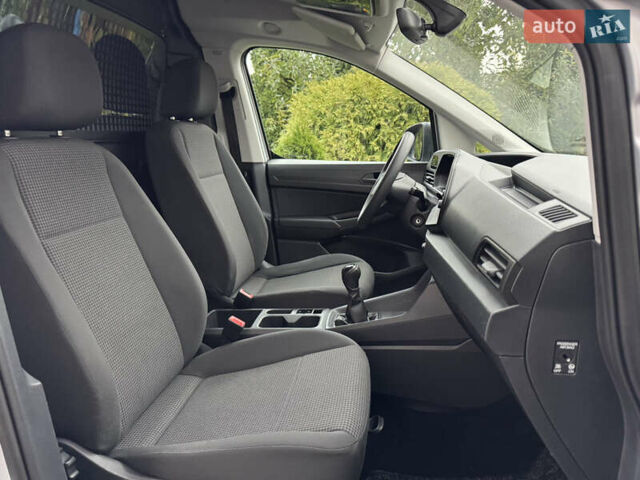 Серый Фольксваген Кадди, объемом двигателя 2 л и пробегом 249 тыс. км за 16800 $, фото 20 на Automoto.ua