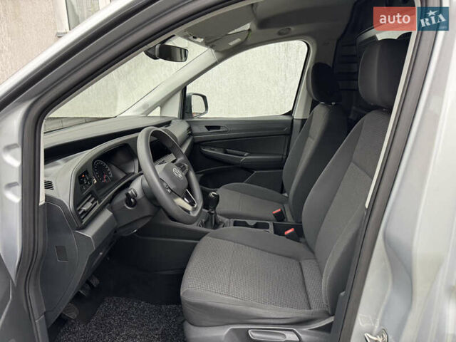 Серый Фольксваген Кадди, объемом двигателя 2 л и пробегом 249 тыс. км за 16800 $, фото 14 на Automoto.ua