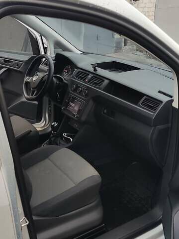 Сірий Фольксваген Кадді, об'ємом двигуна 2 л та пробігом 163 тис. км за 13499 $, фото 2 на Automoto.ua