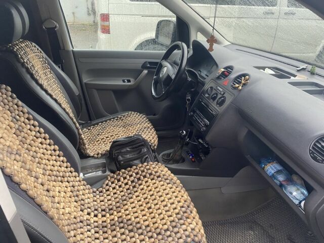 Серый Фольксваген Кадди, объемом двигателя 1.9 л и пробегом 350 тыс. км за 4500 $, фото 4 на Automoto.ua