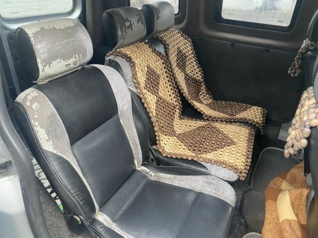 Серый Фольксваген Кадди, объемом двигателя 1.9 л и пробегом 350 тыс. км за 4500 $, фото 5 на Automoto.ua