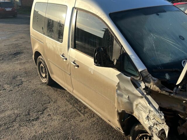 Серый Фольксваген Кадди, объемом двигателя 1.6 л и пробегом 220 тыс. км за 4000 $, фото 1 на Automoto.ua