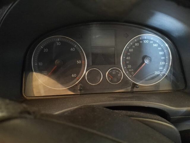 Серый Фольксваген Кадди, объемом двигателя 2 л и пробегом 5 тыс. км за 4200 $, фото 5 на Automoto.ua