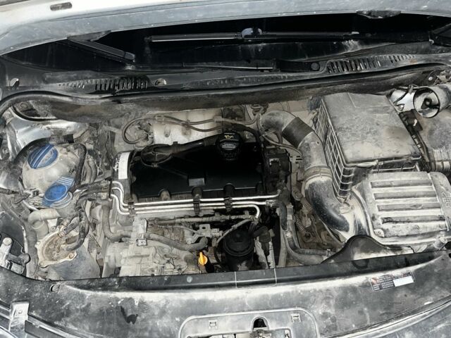 Серый Фольксваген Кадди, объемом двигателя 2 л и пробегом 364 тыс. км за 5000 $, фото 7 на Automoto.ua