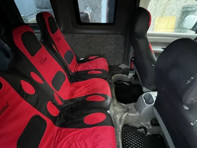 Серый Фольксваген Кадди, объемом двигателя 2 л и пробегом 364 тыс. км за 5000 $, фото 5 на Automoto.ua