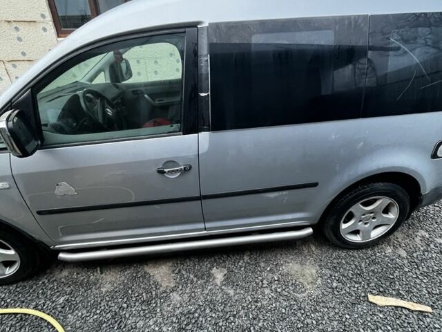 Серый Фольксваген Кадди, объемом двигателя 2 л и пробегом 364 тыс. км за 5000 $, фото 3 на Automoto.ua