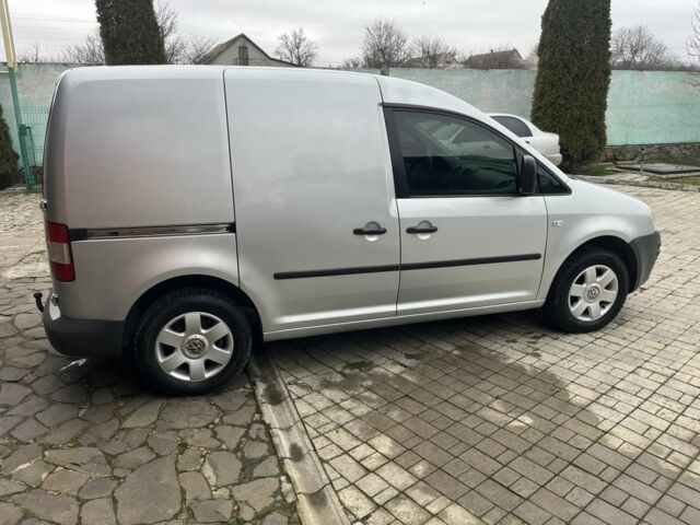 Серый Фольксваген Кадди, объемом двигателя 2 л и пробегом 274 тыс. км за 4999 $, фото 9 на Automoto.ua