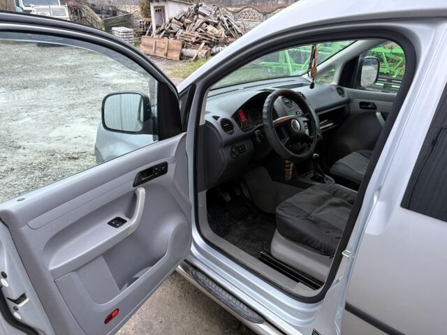 Серый Фольксваген Кадди, объемом двигателя 1.9 л и пробегом 187 тыс. км за 6900 $, фото 5 на Automoto.ua