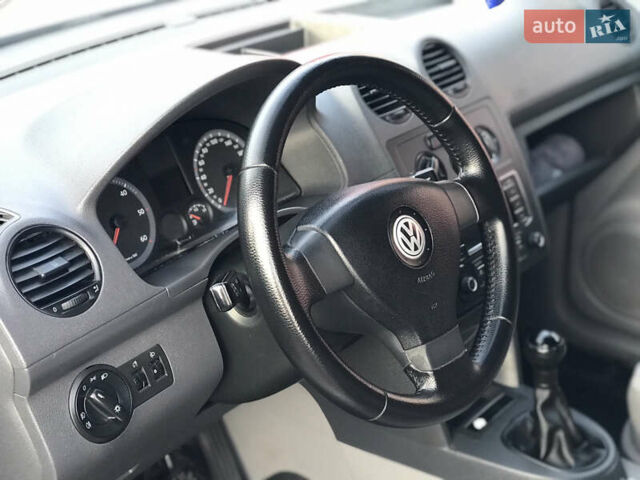 Серый Фольксваген Кадди, объемом двигателя 2 л и пробегом 430 тыс. км за 4599 $, фото 8 на Automoto.ua