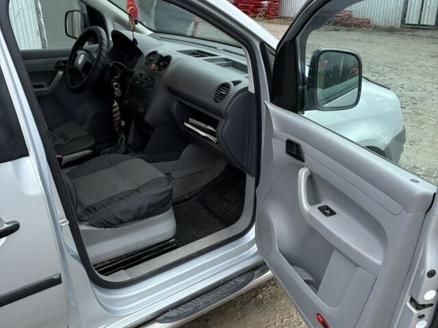 Серый Фольксваген Кадди, объемом двигателя 1.9 л и пробегом 187 тыс. км за 6900 $, фото 6 на Automoto.ua