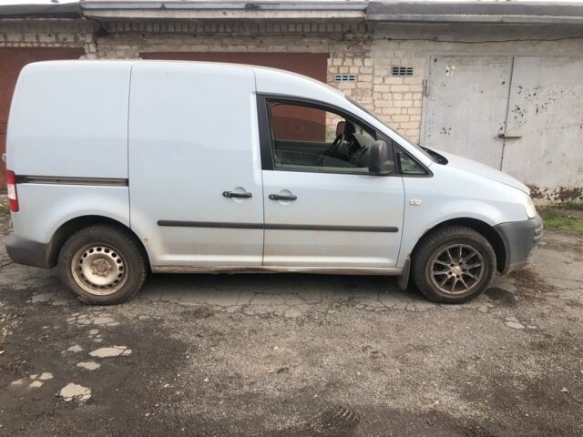 Серый Фольксваген Кадди, объемом двигателя 1.4 л и пробегом 287 тыс. км за 3000 $, фото 1 на Automoto.ua