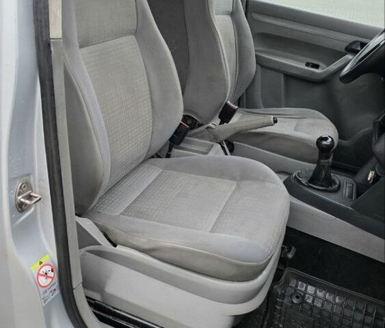 Серый Фольксваген Кадди, объемом двигателя 2 л и пробегом 500 тыс. км за 2549 $, фото 15 на Automoto.ua