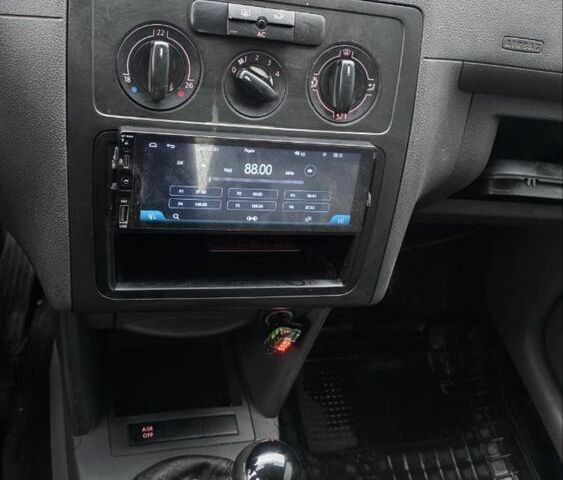 Серый Фольксваген Кадди, объемом двигателя 2 л и пробегом 500 тыс. км за 2549 $, фото 21 на Automoto.ua