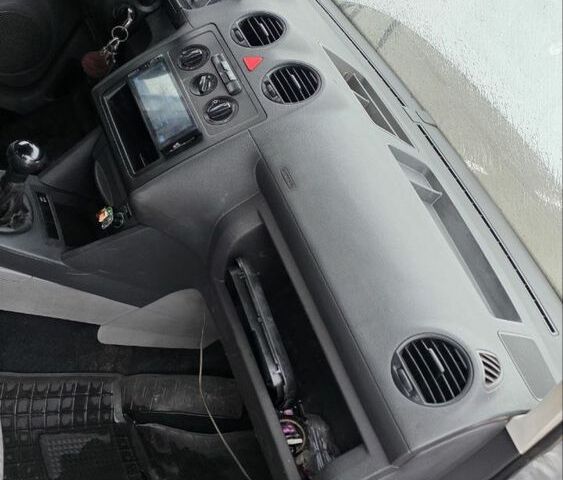 Серый Фольксваген Кадди, объемом двигателя 2 л и пробегом 500 тыс. км за 2549 $, фото 16 на Automoto.ua