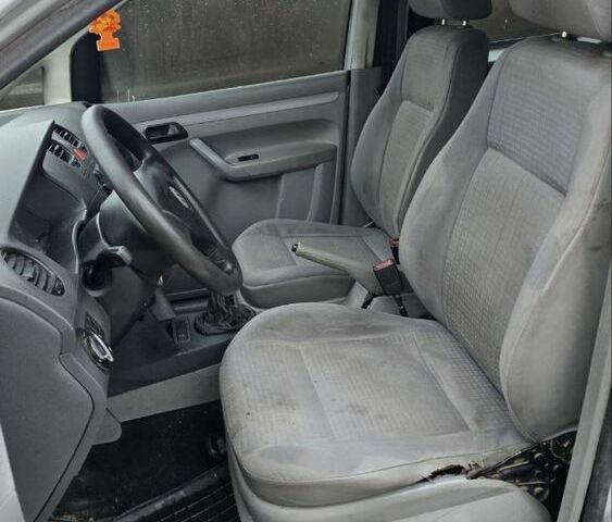 Серый Фольксваген Кадди, объемом двигателя 2 л и пробегом 500 тыс. км за 2549 $, фото 19 на Automoto.ua