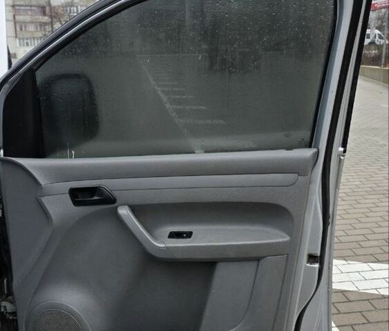 Серый Фольксваген Кадди, объемом двигателя 2 л и пробегом 500 тыс. км за 2549 $, фото 14 на Automoto.ua