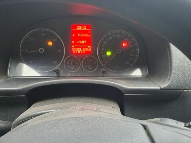 Сірий Фольксваген Кадді, об'ємом двигуна 1.9 л та пробігом 230 тис. км за 8500 $, фото 5 на Automoto.ua